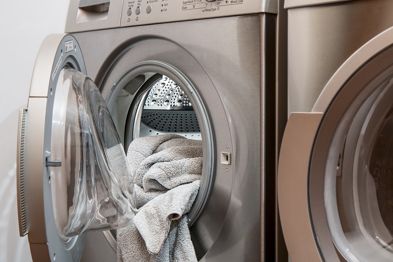 Czym wyczyścić pralkę czyli jak utrzymać pralkę w czystości?