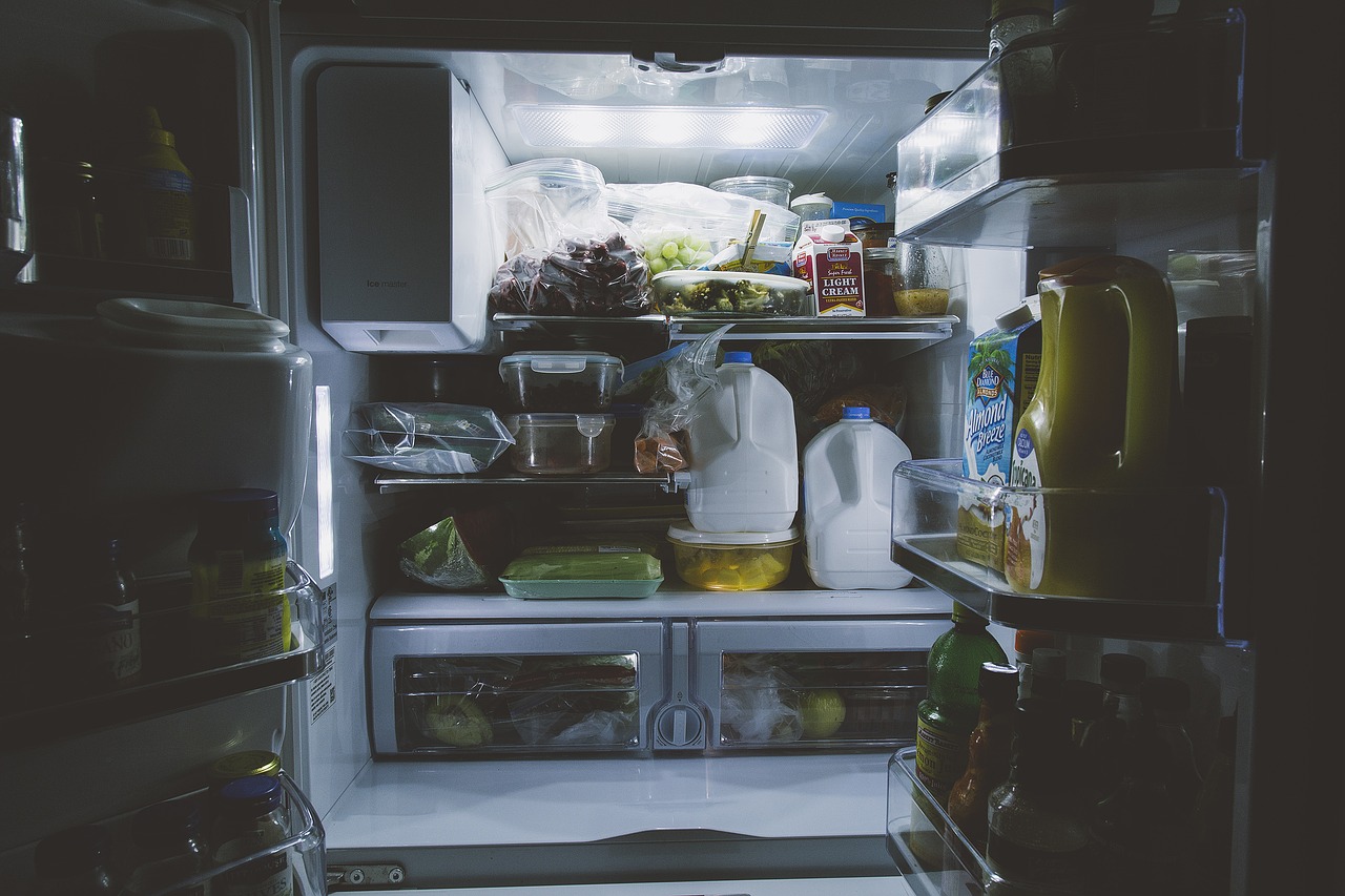 Dlaczego należy regularnie sprzątać kuchnię? Czyli preparat do mycia lodówki
